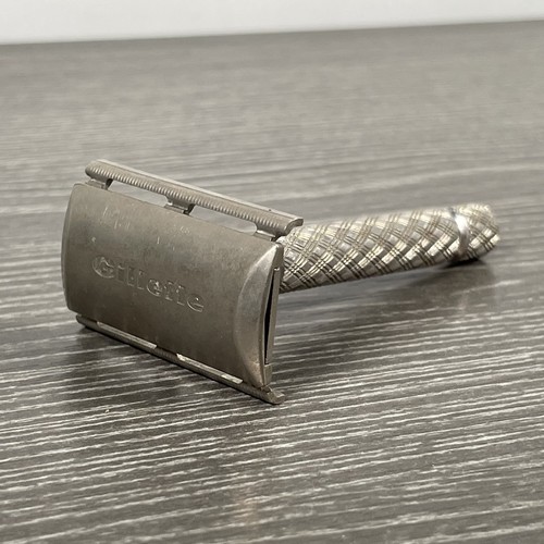 Vintage gillette tech razor - vintage,