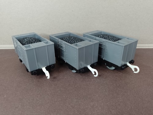 Three rotating flipping - flipping, trucks