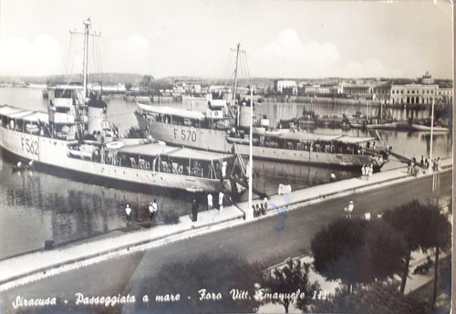 Syracuse promenade the sea - by,