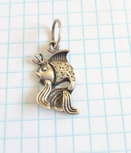 Vintage beautiful fish pendant - vintage,
