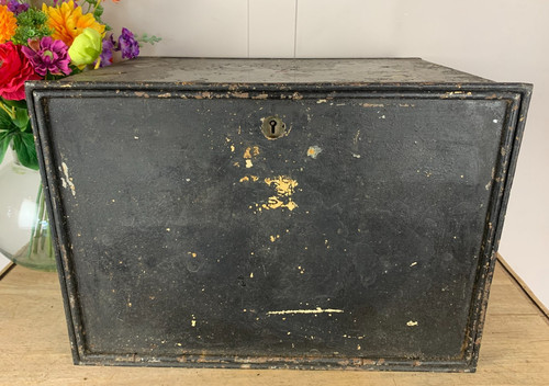 Vintage black steel deed - black, box