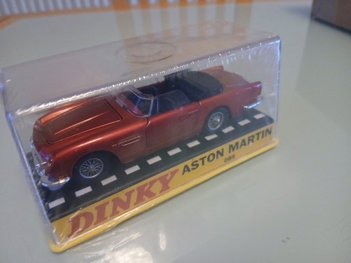 Atlas dinky 110 aston - 110, martin