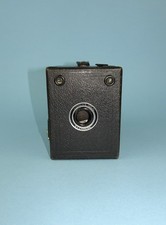 1934 Cowen's Ideal A1 box camera. Boxed and in excellent condition.
