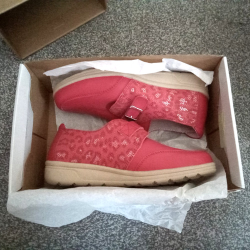 Women touch fasten red - touch,