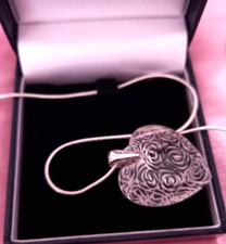 LALIQUE CLEAR ROSES STUNNING HEART PENDANT STERLING SILVER CHAIN  BNB