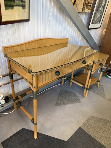 Stunning lloyd loom glass - stunning,