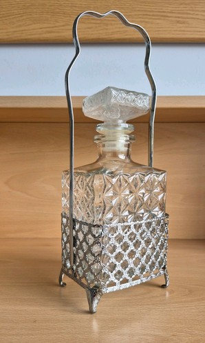 Glass decanter metal carry - &,