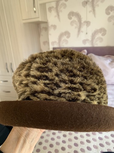 Ladies wool hat with mock - wool, fur