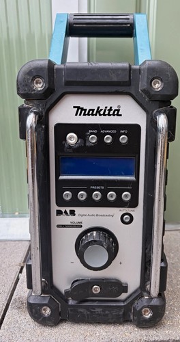 Makita dmr104 dab portable - makita,