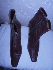 Barrats brown leather ankle