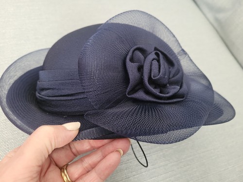Navy blue hatinator/fascinator