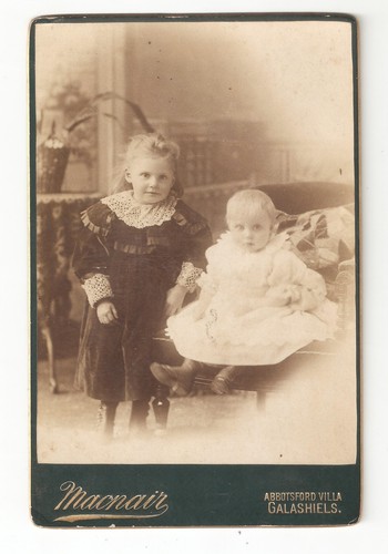Victorian cabinet card photo - card,