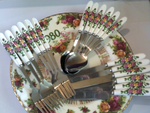 Match for royal albert old - match,