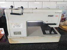 Pfaff 1221 Sewing Machine with Accessories and Case and Pedal