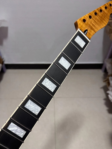 Roasted flame maple guitar