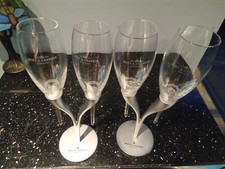 2 x 2 MOET CHANDON CHAMPAGNE