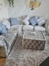 Luxurious￼ Lilly Velvet