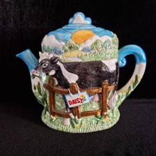 Lovely Vintage Leonardo Collection / Annie Rowe Teapot "Daisy" Cow and Calf