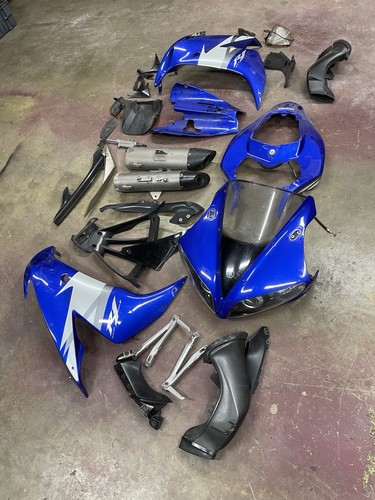 Yamaha 5vy 2004 fairings - yamaha,