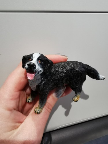 Bernese mountain dog figure - mountain,