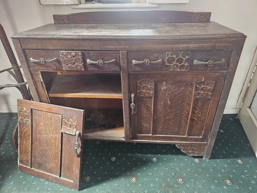 Beautiful antique sideboard - beautiful,