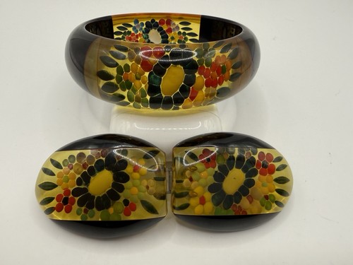 Bakelite reverse carved - carved, bangle