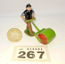 Pixyland/Kew 54mm hollow cast lead figure: Man in peaked cap with garden roller