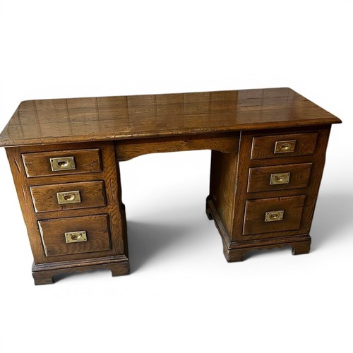 Antique style oak knee hole