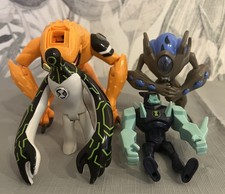 BEN 10 x4 Action Figures