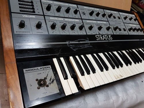 Crumar stratus synthesizer - crumar,