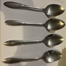 4 Vintage ONEIDACRAFT DELUXE DEBONAIR Dessert Spoons Stainless Steel Cutlery