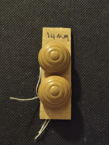 Beige shank buttons - 2,