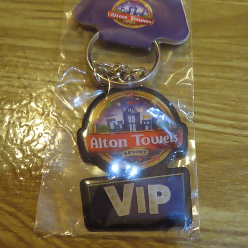 Alton towers vip - keyring, new