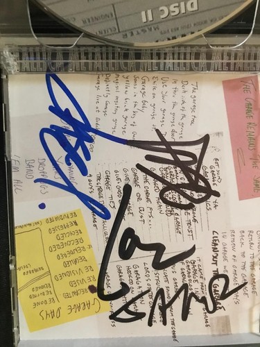 Metallica fully signed garage - metallica,