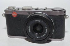250079 Leica digital camera