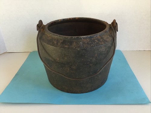 Vtg cast iron - cast,