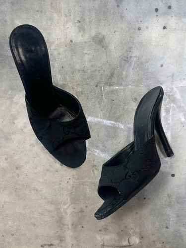 Authentic gucci monogram - gg,