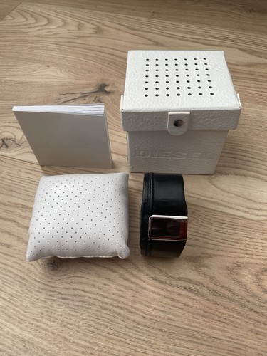 Diesel 7033 watch box - -,