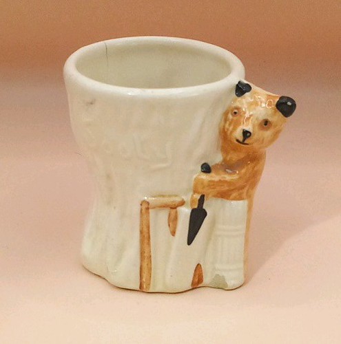 Vintage sooty cricket - cricket, cream