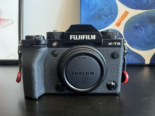 Fujifilm mirrorless - x-t5,