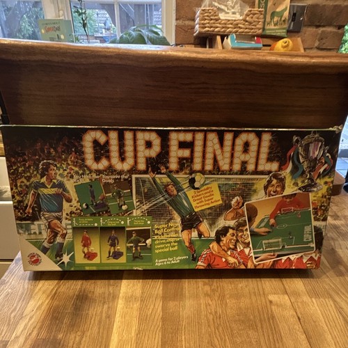 Subbuteo cup final - subbuteo, table