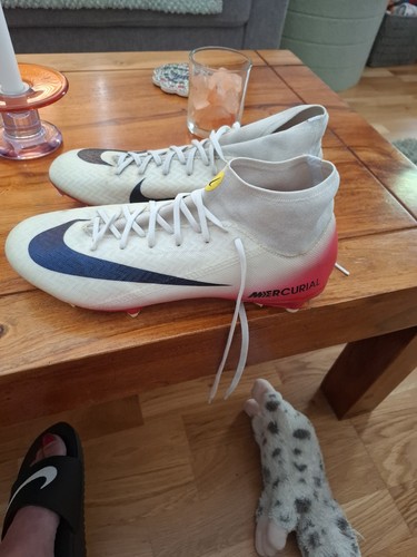 Nike moulded plastic studs - nike,