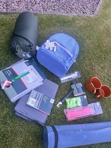 Camping equipment bundle - equipment,