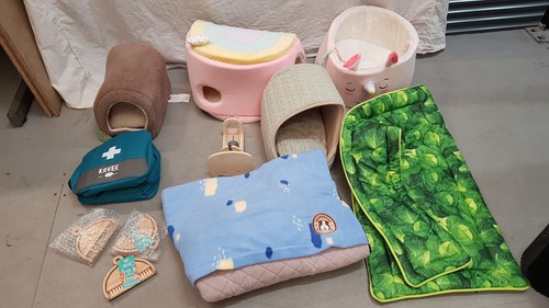 Huge job lot assorted bedding - huge,