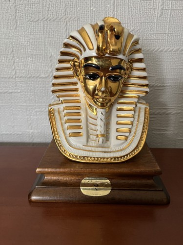 Bust pharaoh tutankhamun - pharaoh,