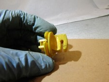 Ford Sport Ka Mk1 03 1.6 rear light lamp yellow mount clip