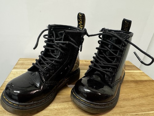 Martens - ,