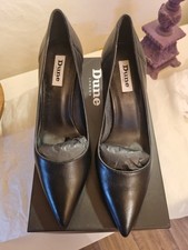 Ladies Black Leather Courts