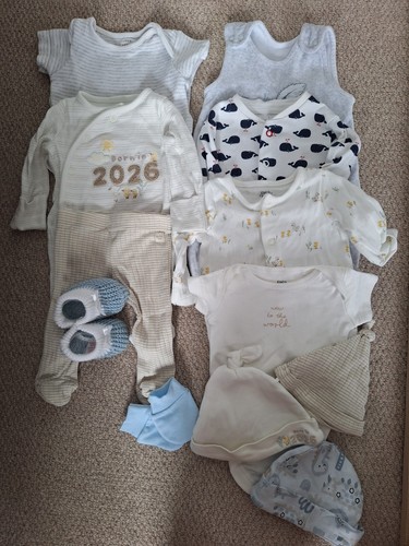 Baby bundle months - 0-3,