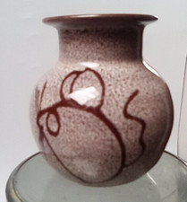 Wellhouse Paignton Pottery Torquay studio pottery mouse Vase 7.5 cm
